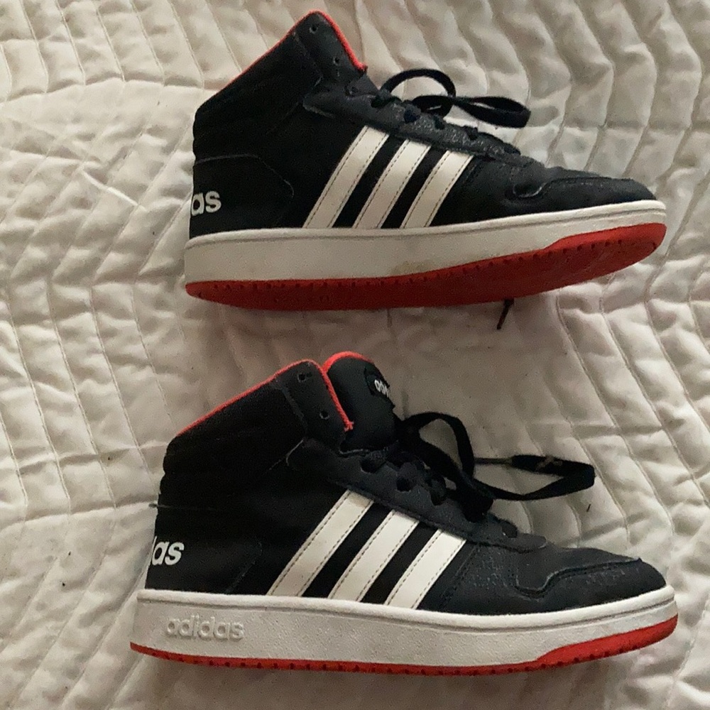 EUC Adidas boy’s high top sneakers